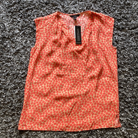 Banana Republic Tops - Banana Republic tank